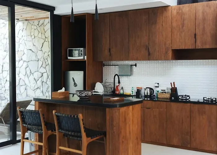 Villa Khayu - 2br With Pool Walk To *
