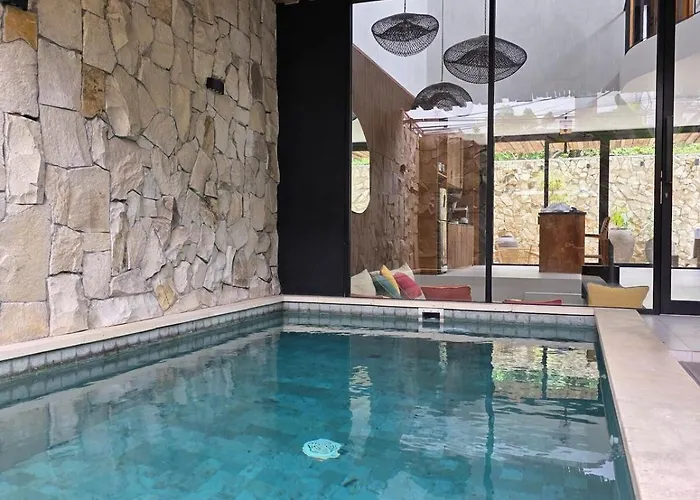 Khayu - 2br With Pool Walk To * Seminyak